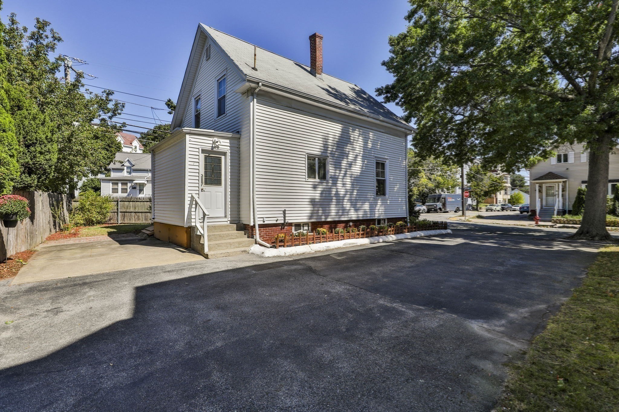 102 Kirtland St Property Photo 35