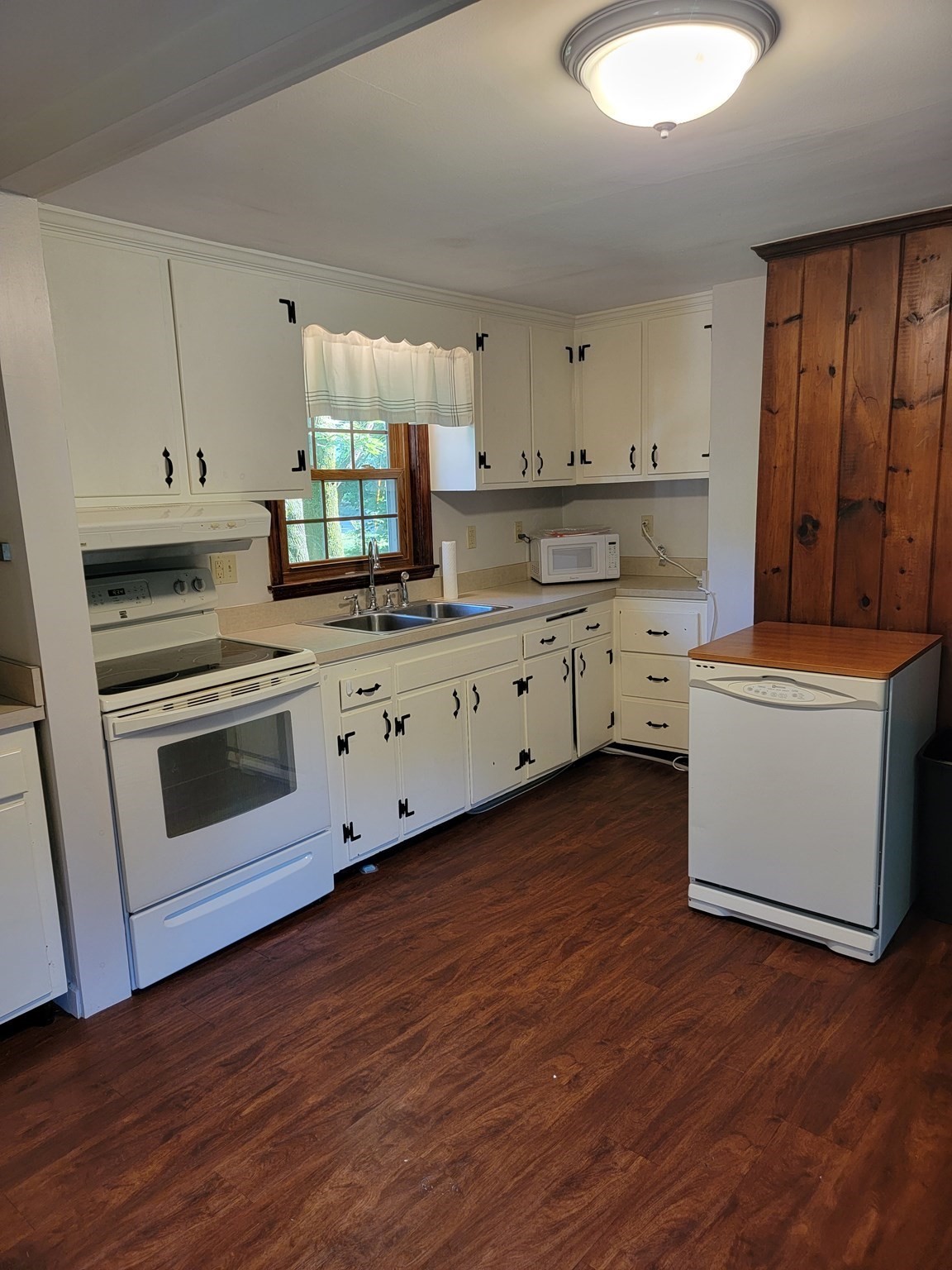 48 Andover St Property Photo 4