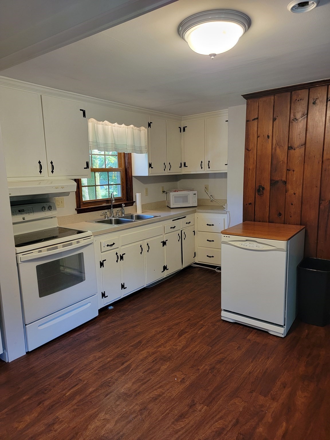 48 Andover St Property Photo 5