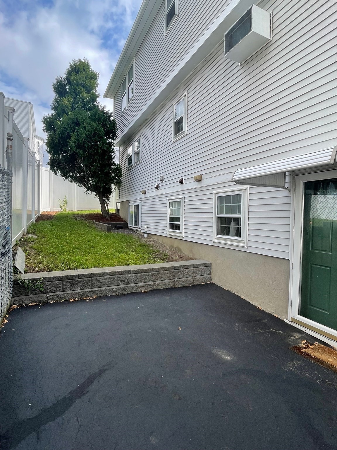 18 Suffolk St Property Photo 5