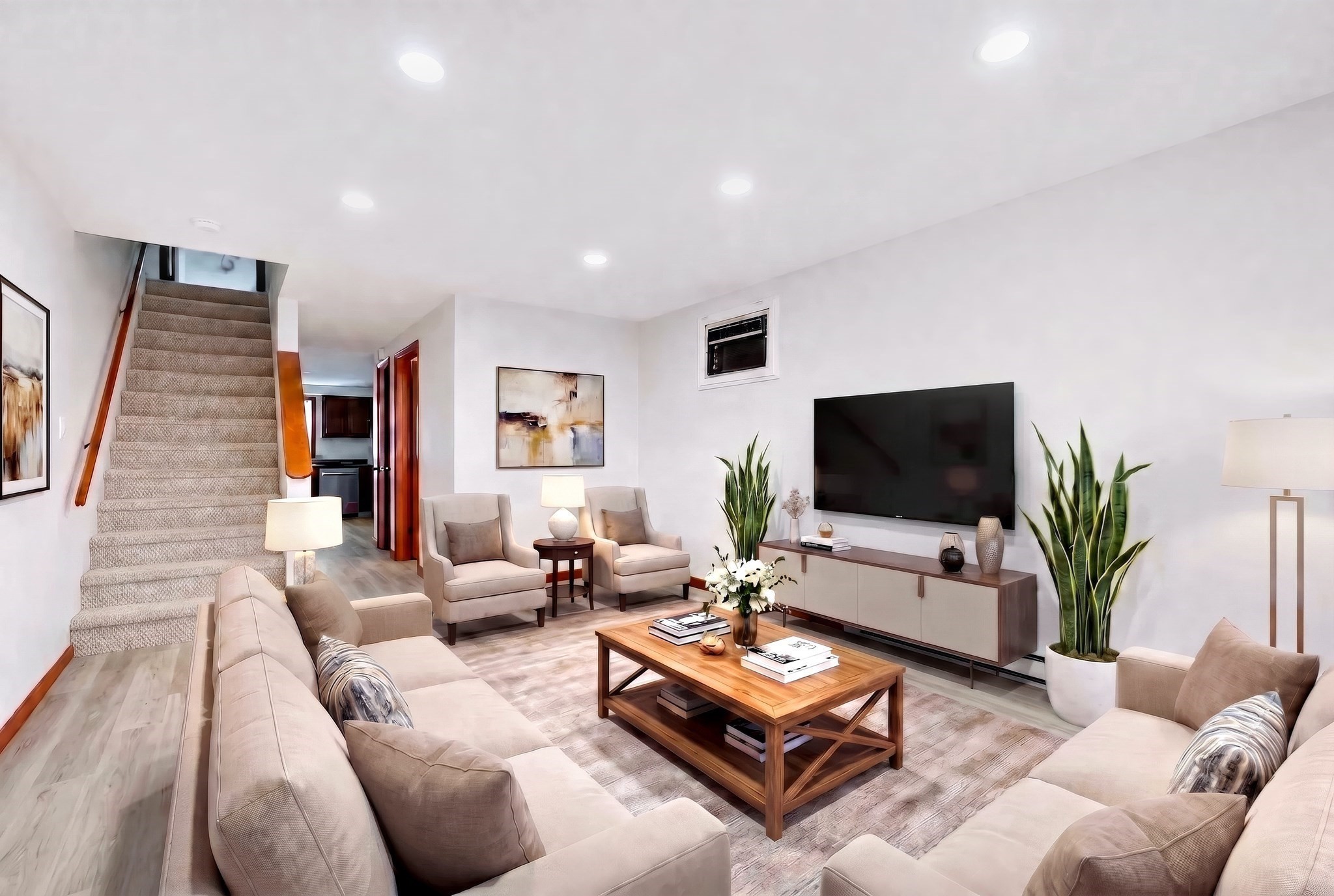 18 Suffolk St Property Photo 10