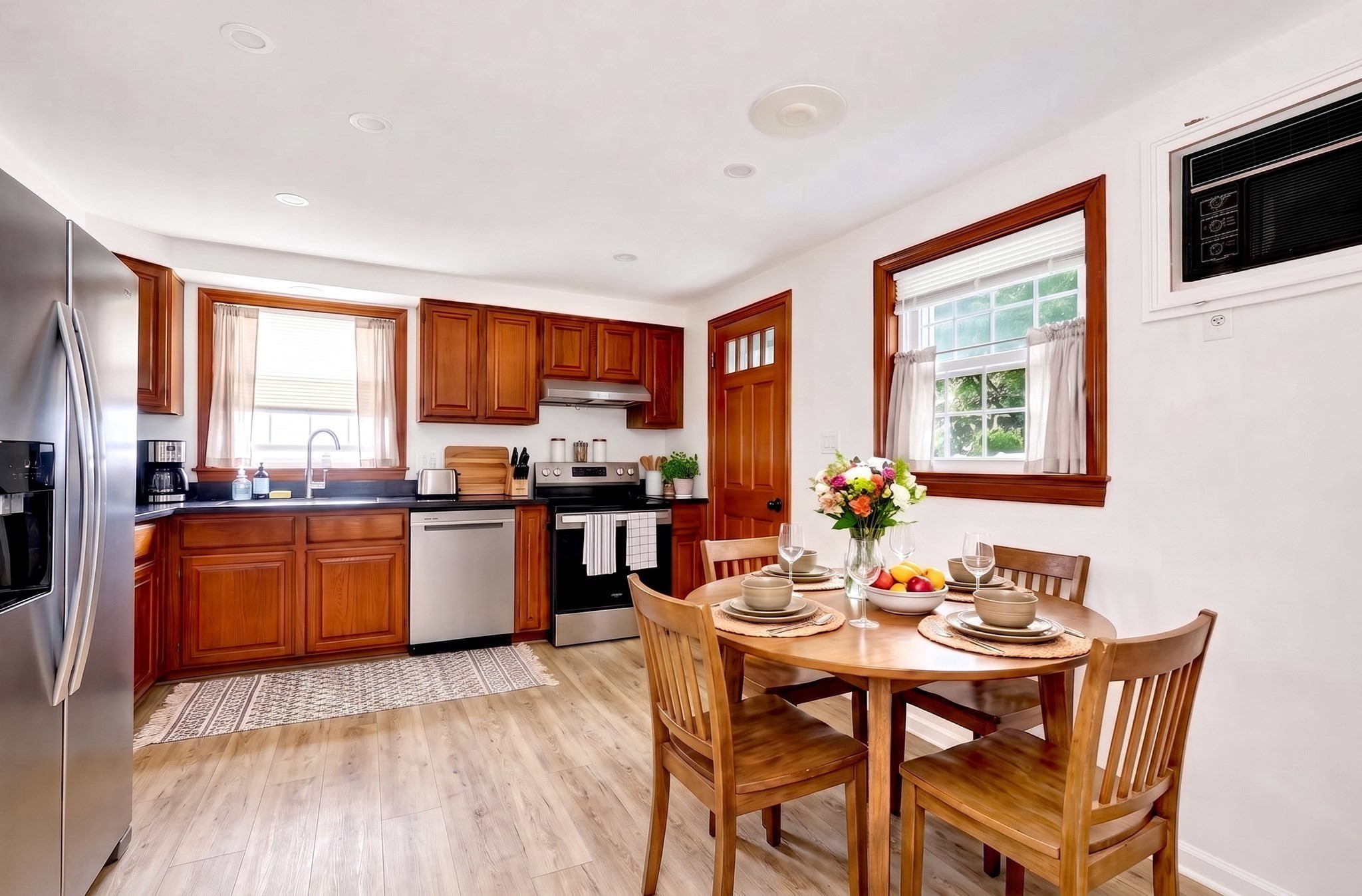 18 Suffolk St Property Photo 11