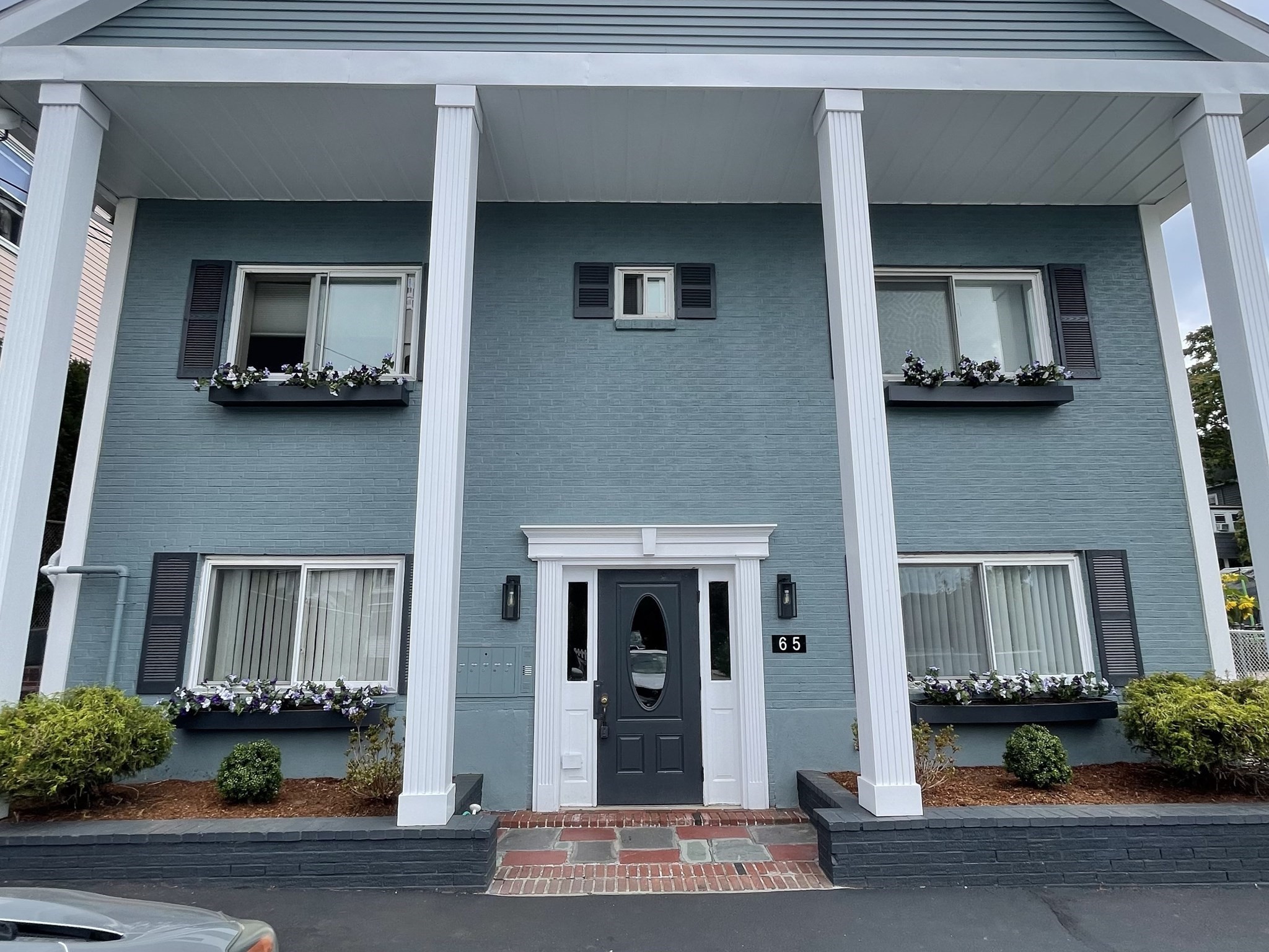 65 Woodlawn Avenue Property Photo 3