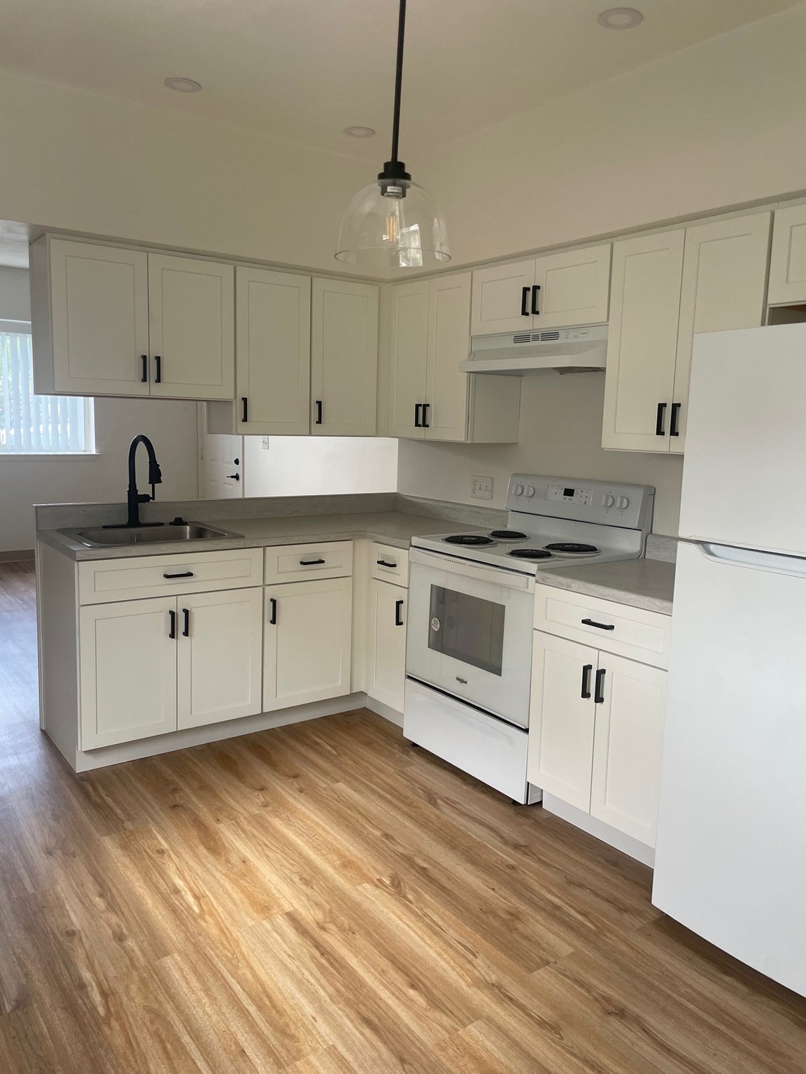 65 Woodlawn Avenue Property Photo 17