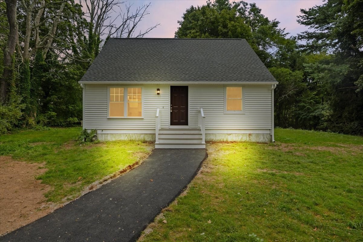 1088 Middleboro Ave Property Photo 1