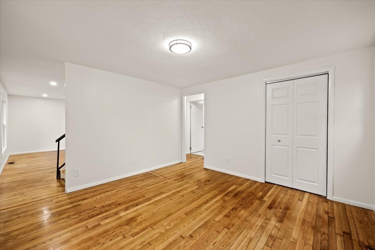 1088 Middleboro Ave Property Photo 16