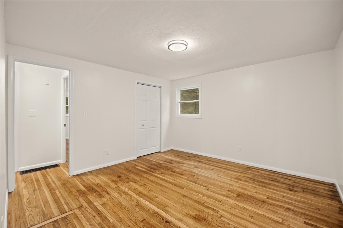 1088 Middleboro Ave Property Photo 18