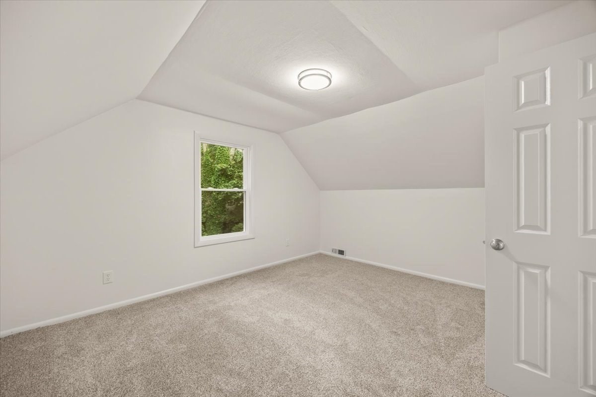 1088 Middleboro Ave Property Photo 29