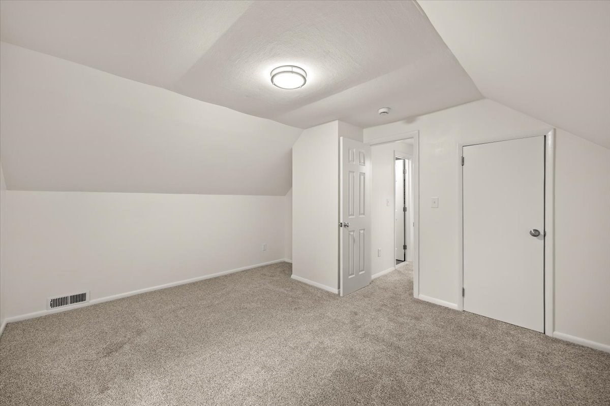 1088 Middleboro Ave Property Photo 33