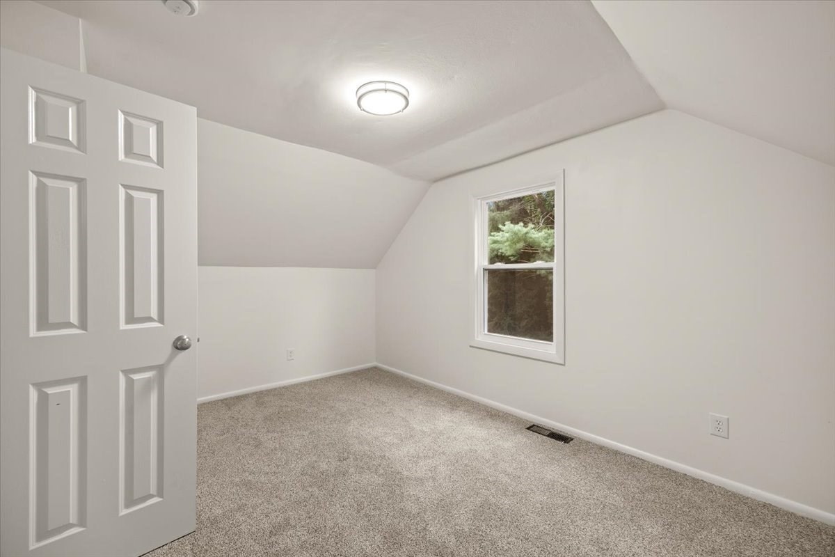 1088 Middleboro Ave Property Photo 34