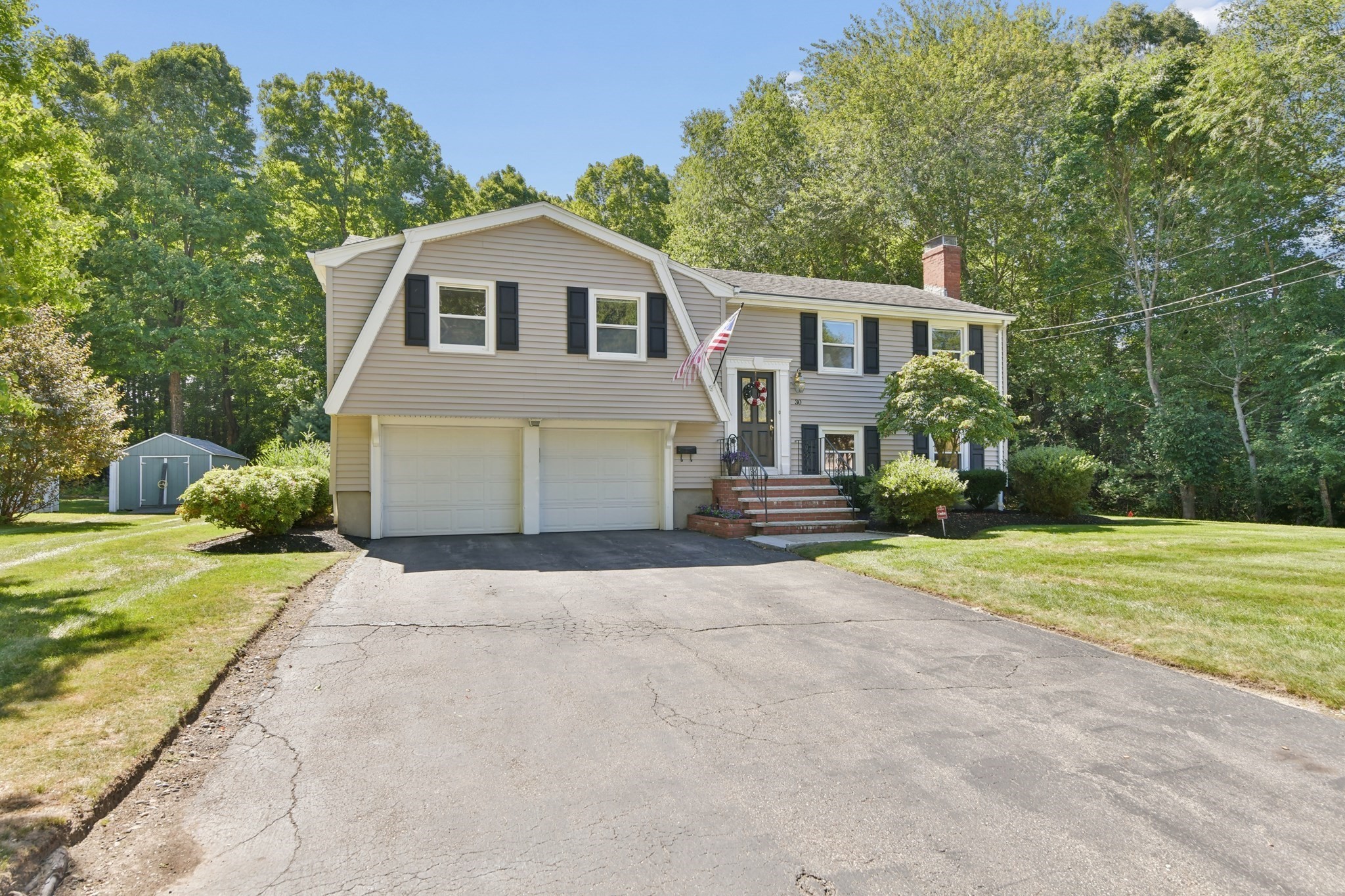 30 Sumner St Property Photo 1