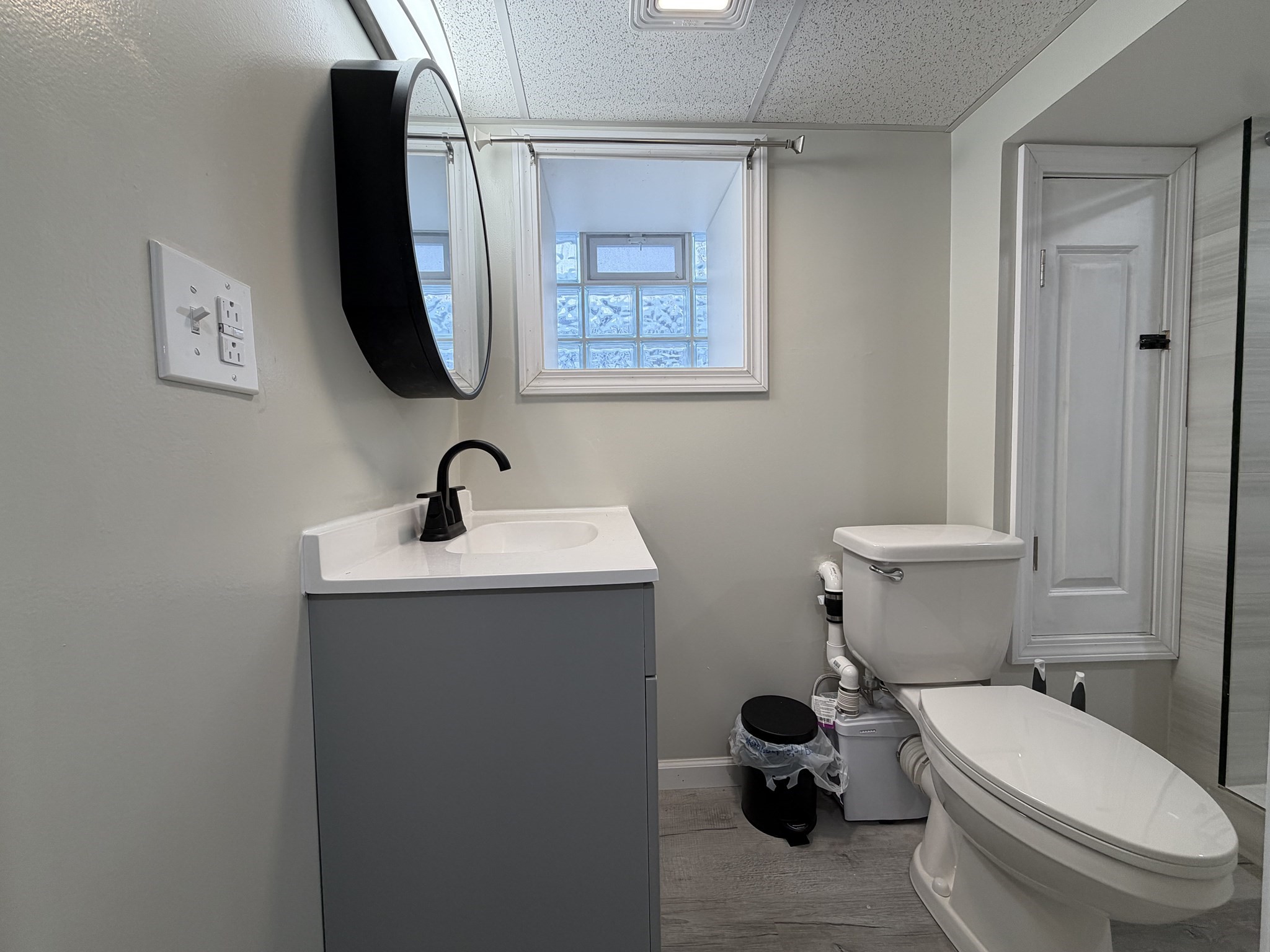 320-322 Wood Street # A Property Photo 4