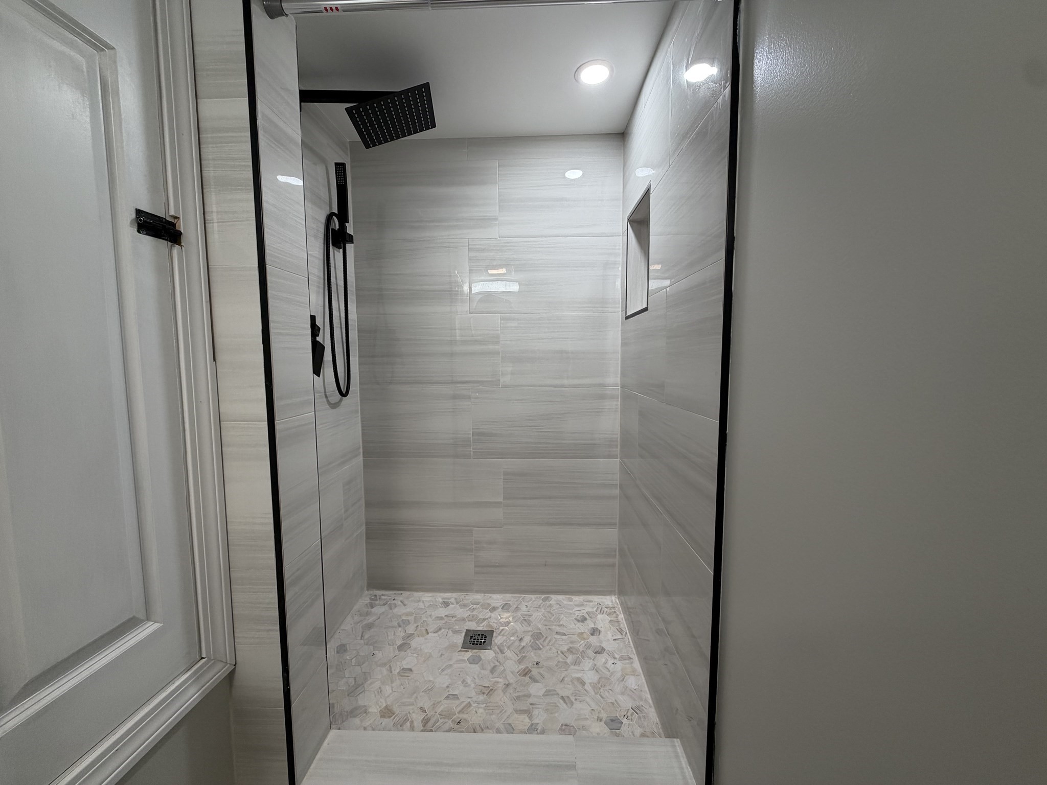 320-322 Wood Street # A Property Photo 5
