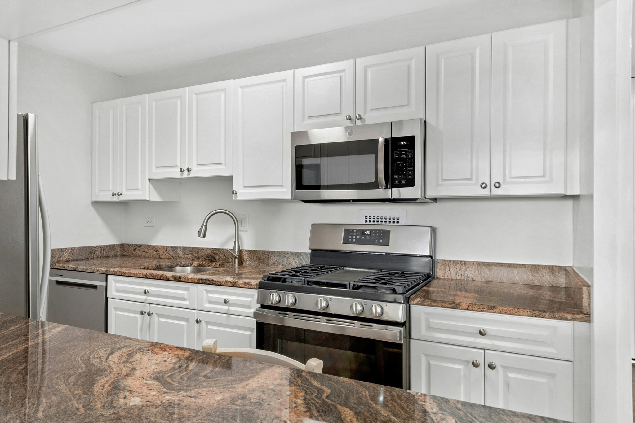 8 Whittier Pl # 11k Property Photo 8