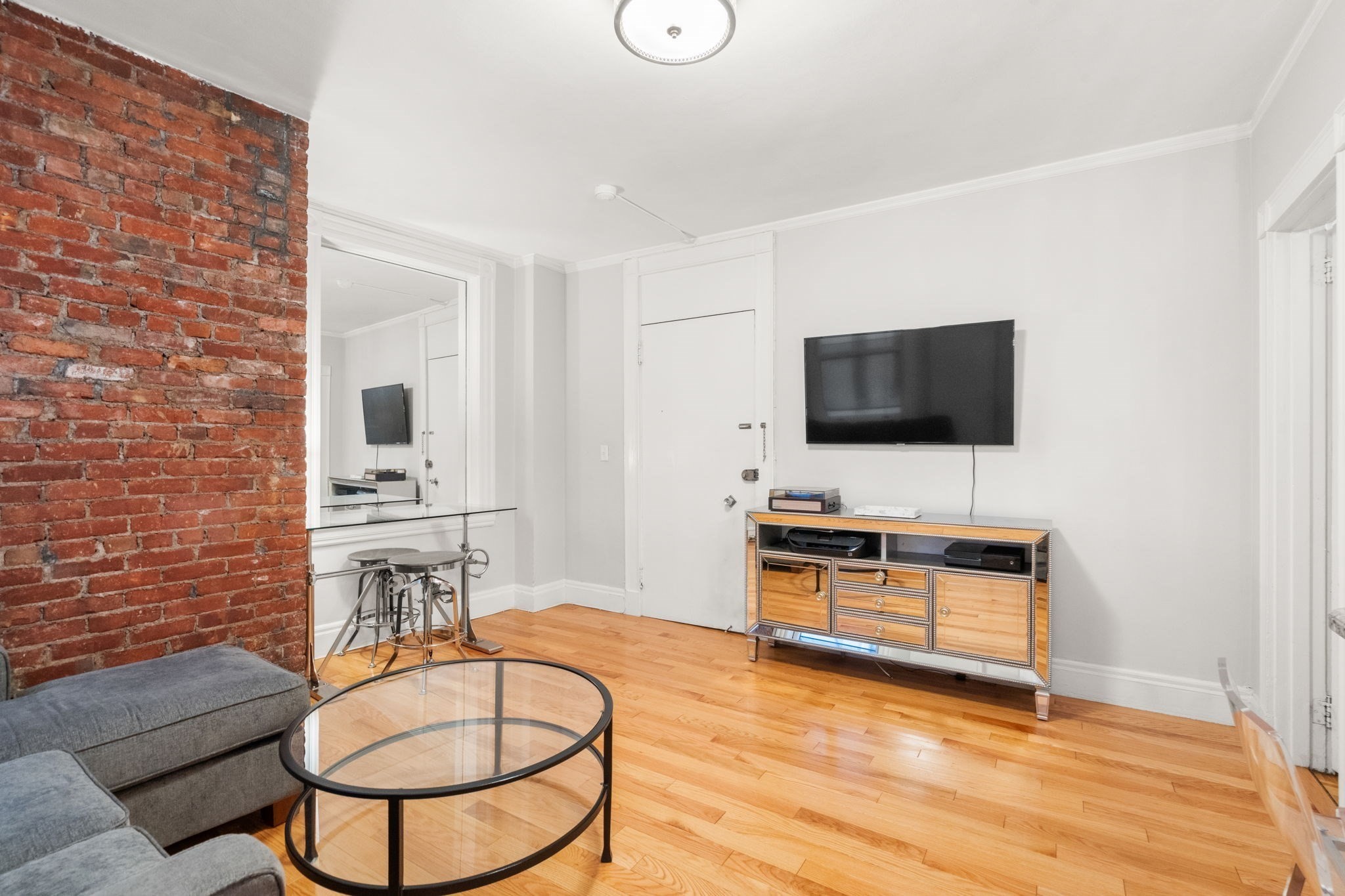 21 Beacon St # 3n Property Photo 1