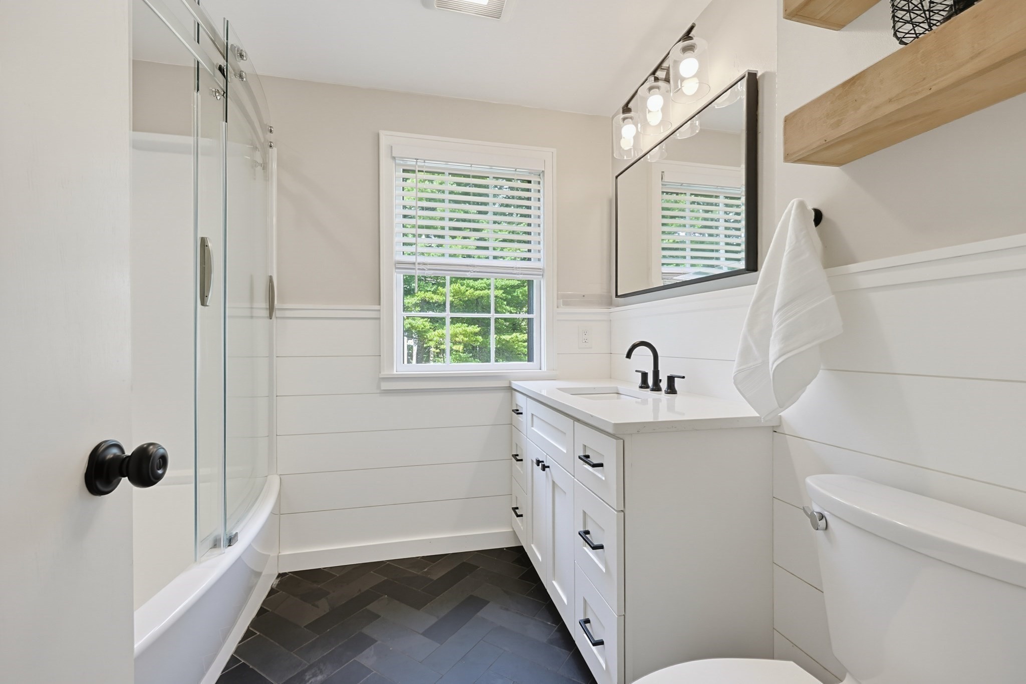 10 Howe Circle Property Photo 19
