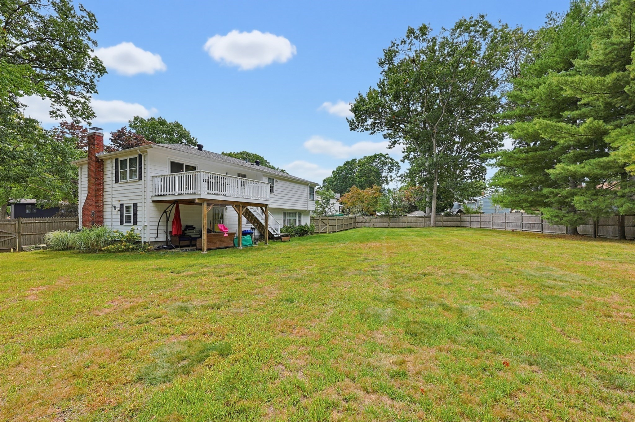 10 Howe Circle Property Photo 40