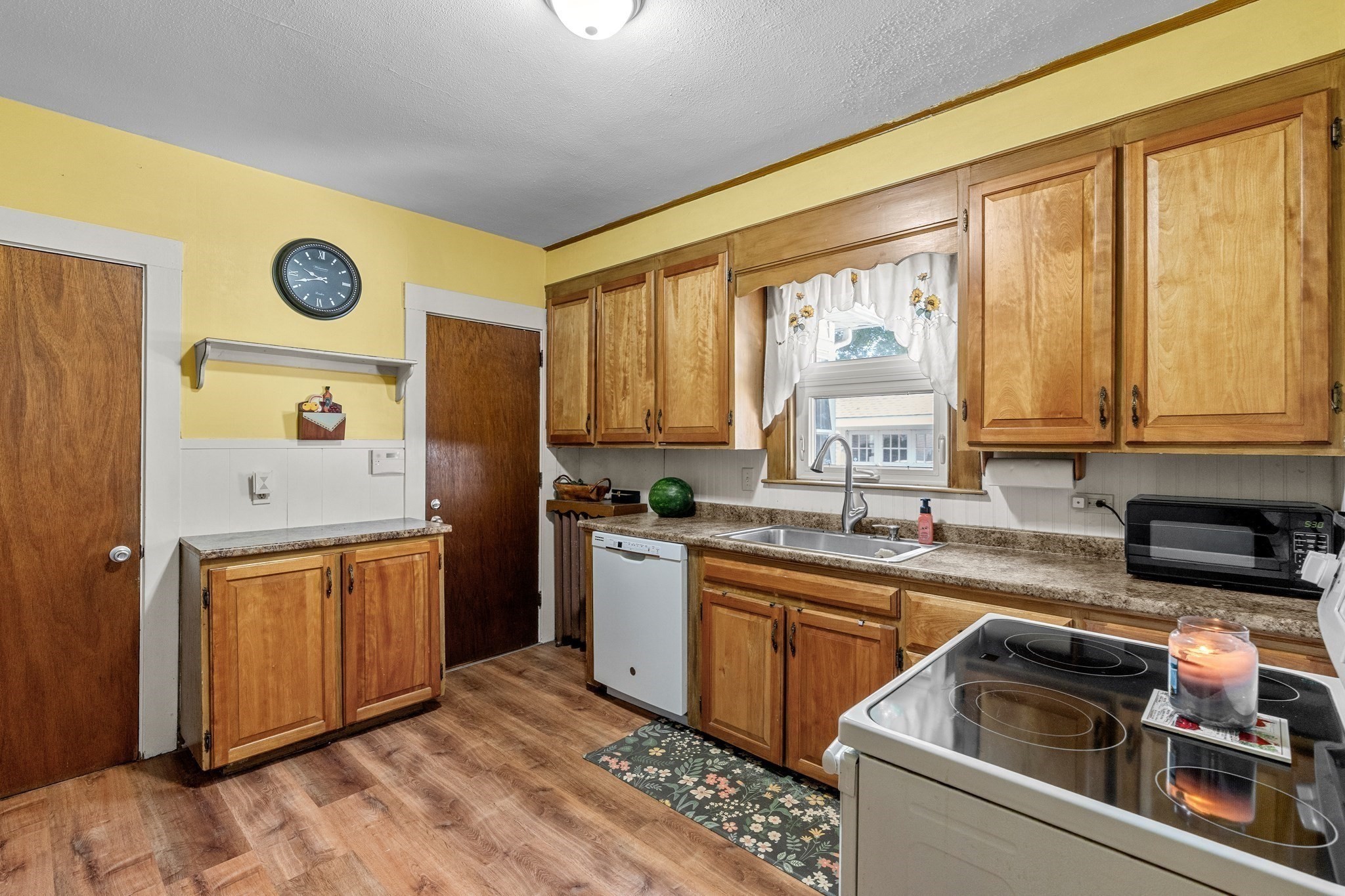141 Brookside Ave Property Photo 8