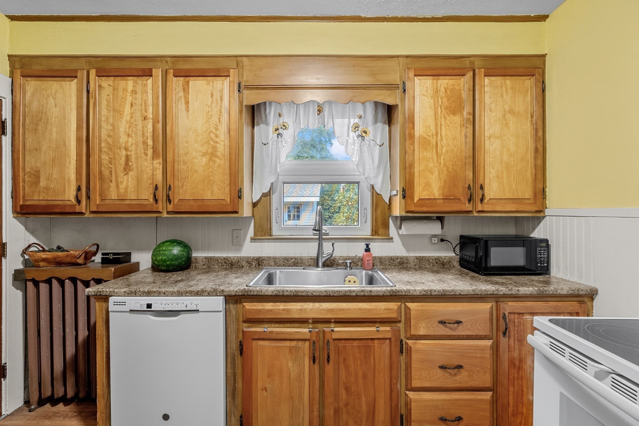 141 Brookside Ave Property Photo 9