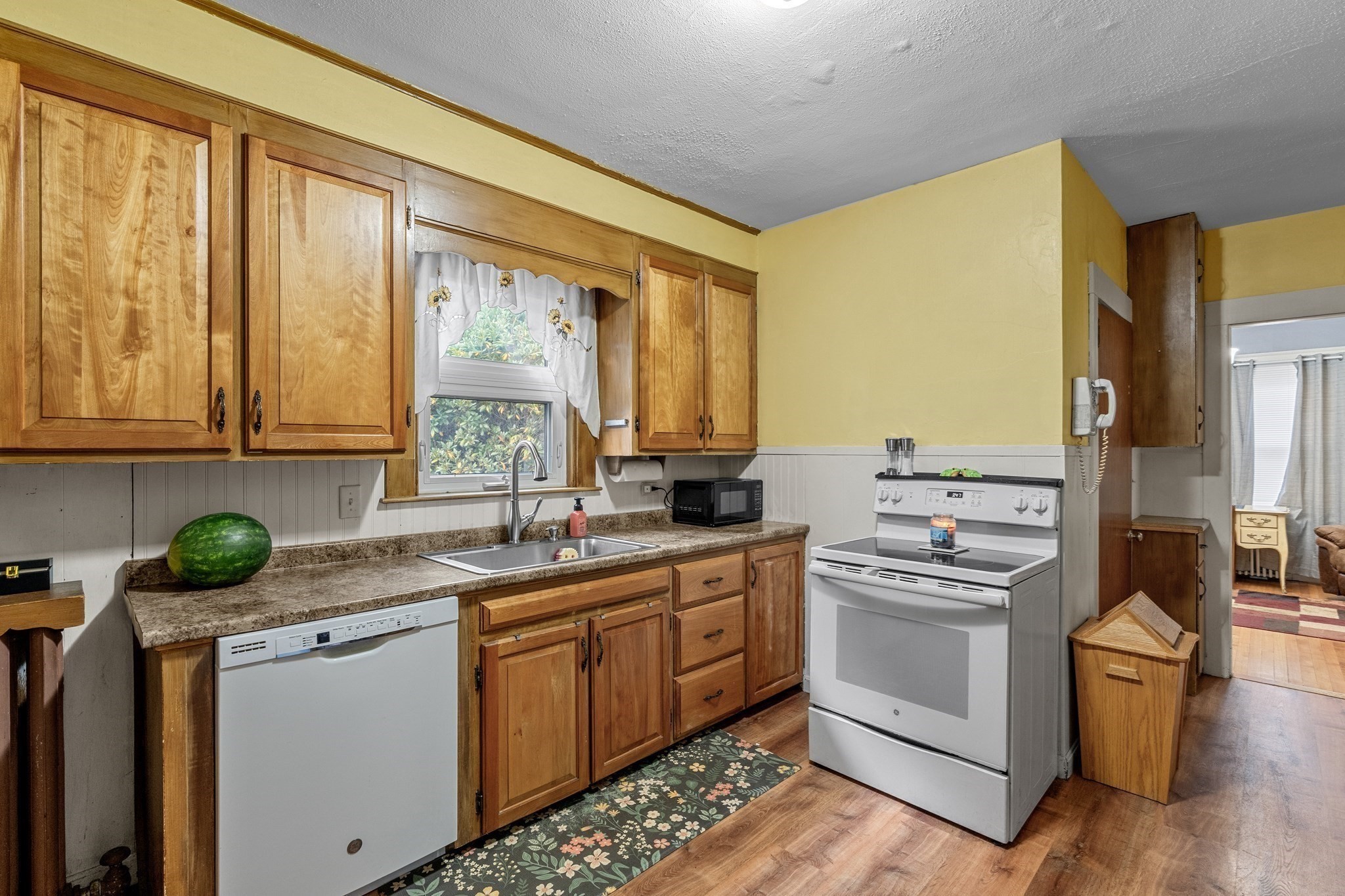 141 Brookside Ave Property Photo 10
