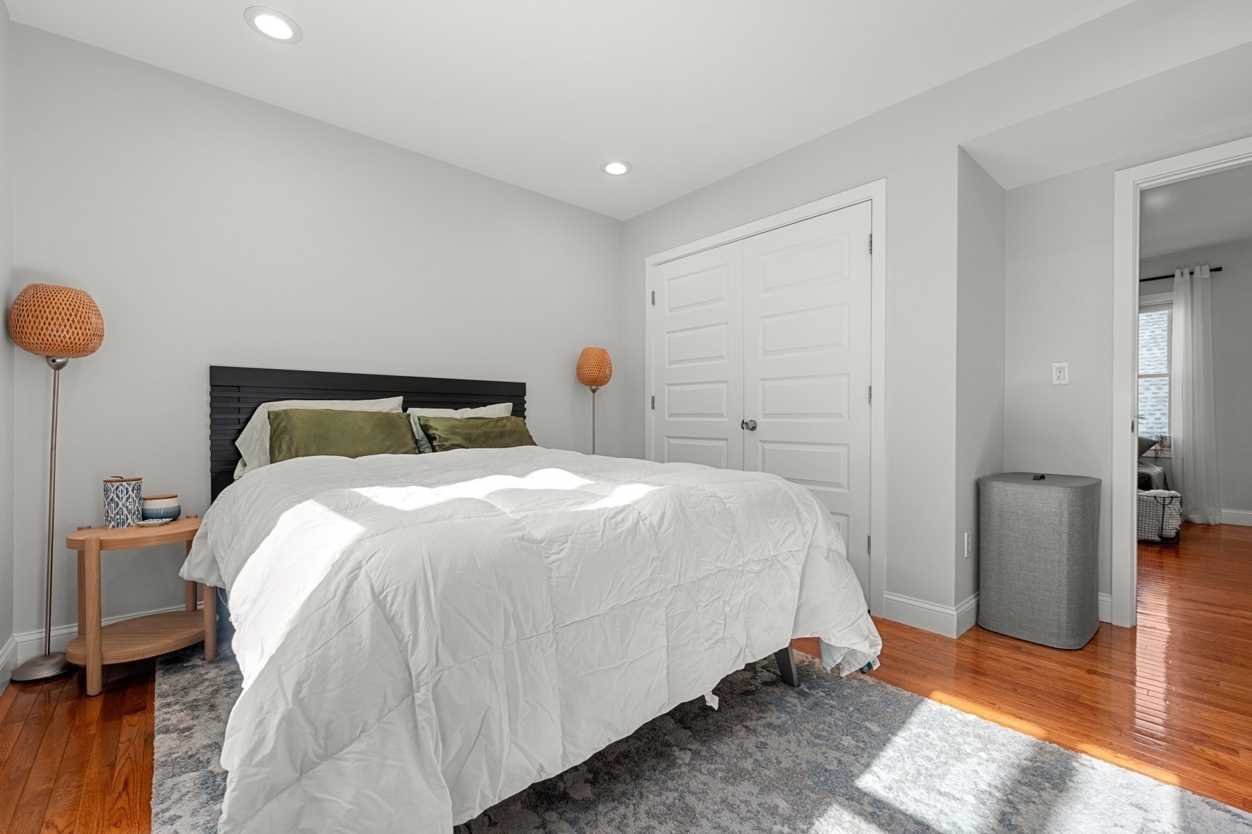 78 Rossmore Property Photo 4