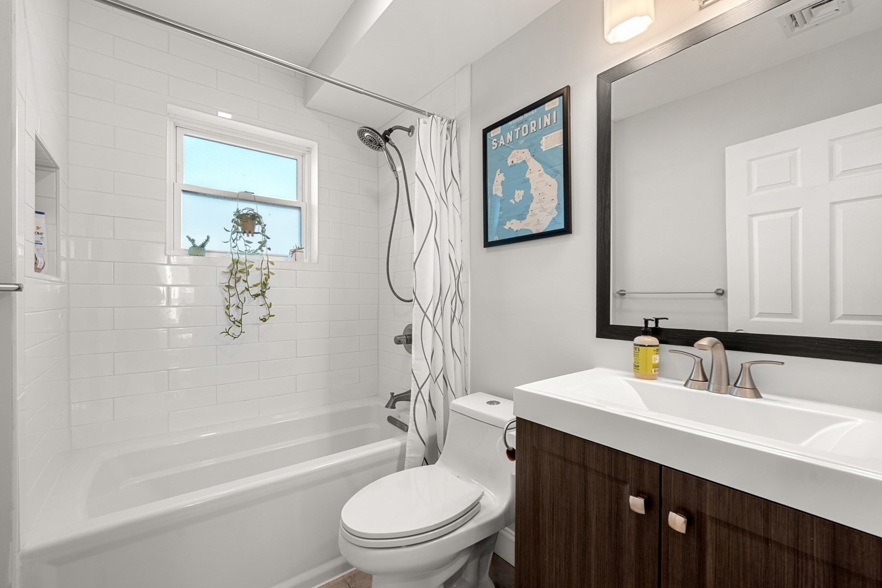 78 Rossmore Property Photo 12