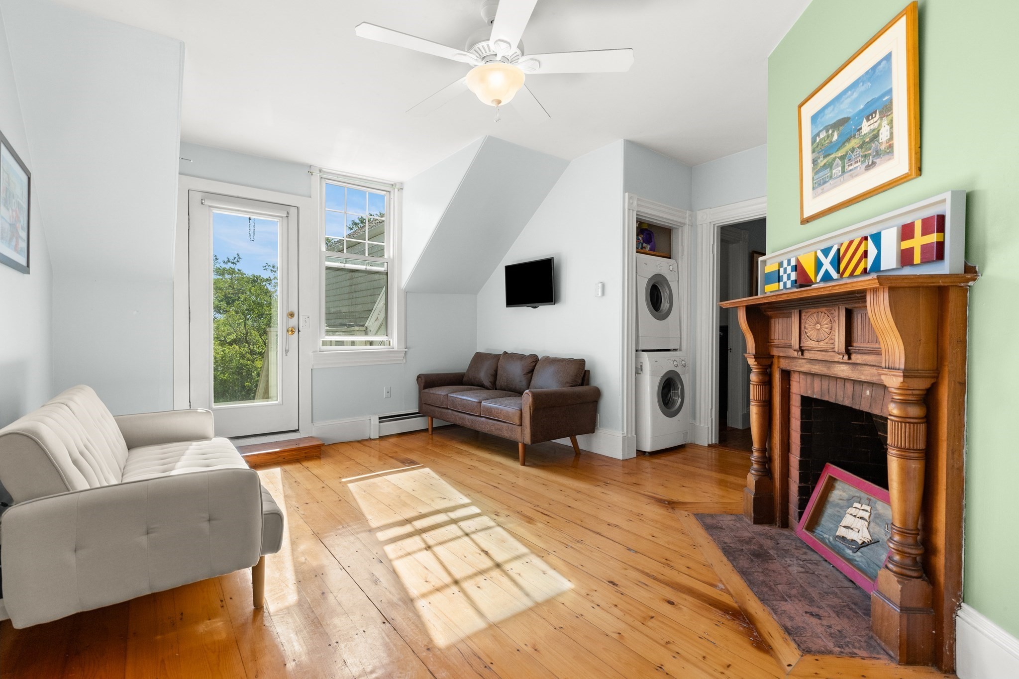 163 South St # D Property Photo 6