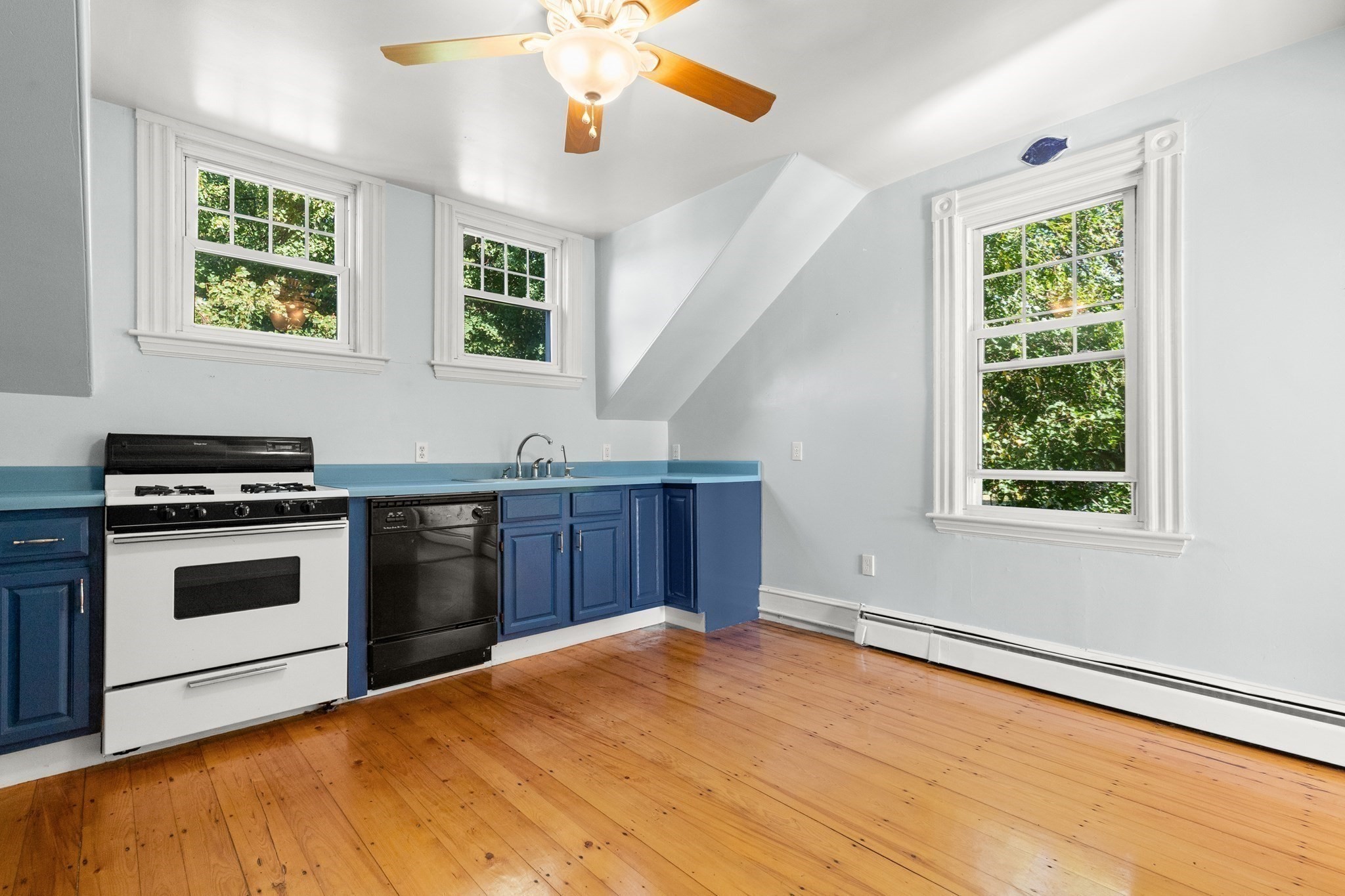 163 South St # D Property Photo 8