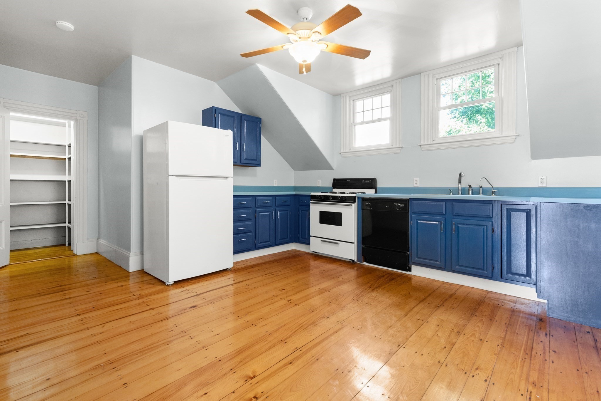 163 South St # D Property Photo 10