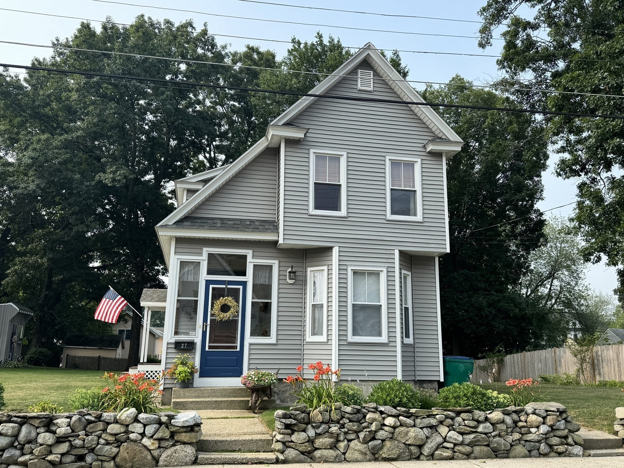 27 Dayton St Property Photo 1