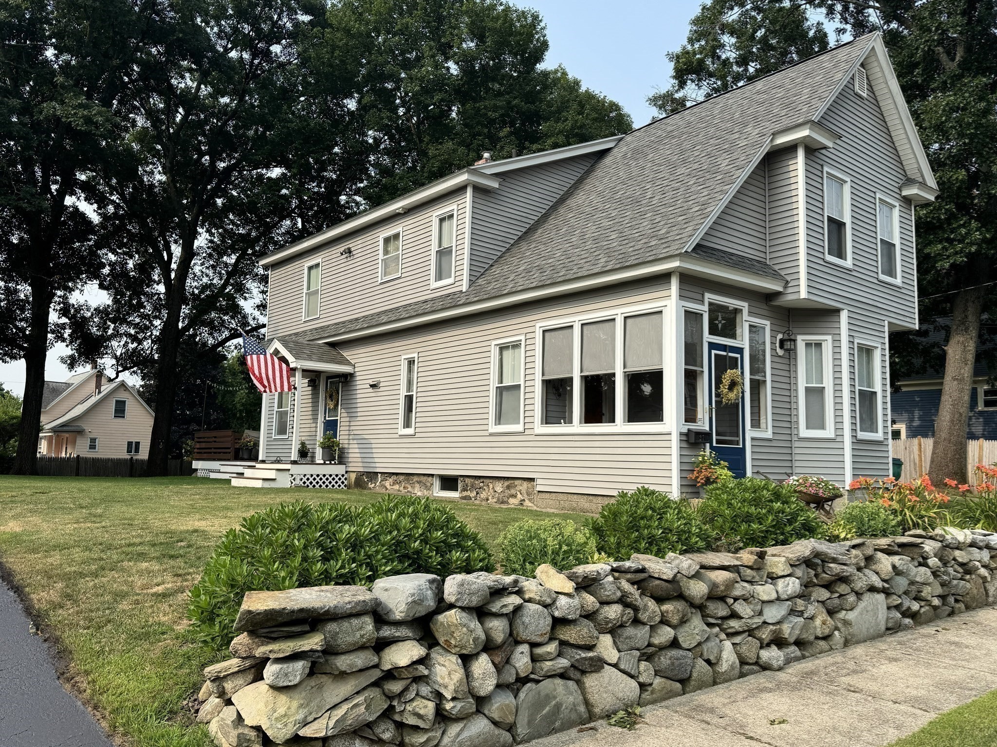 27 Dayton St Property Photo 2