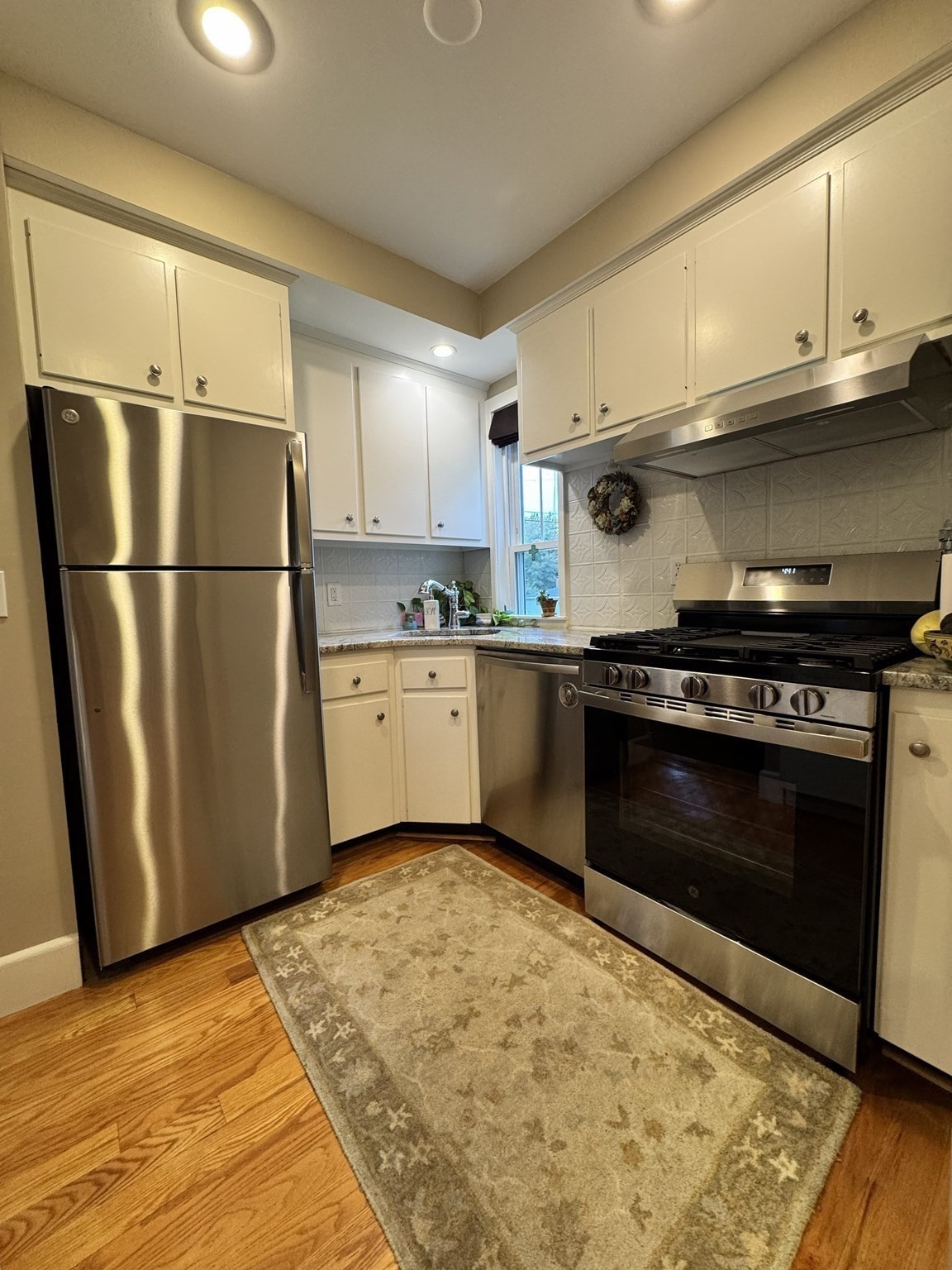 27 Dayton St Property Photo 19