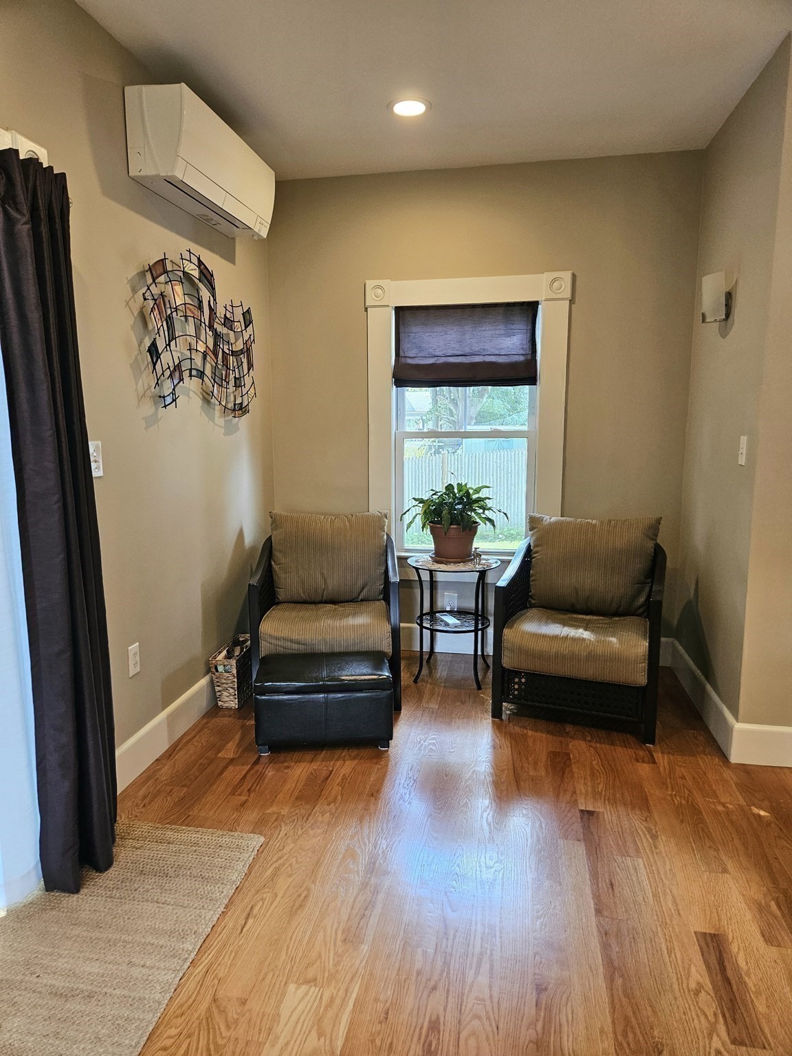 27 Dayton St Property Photo 24