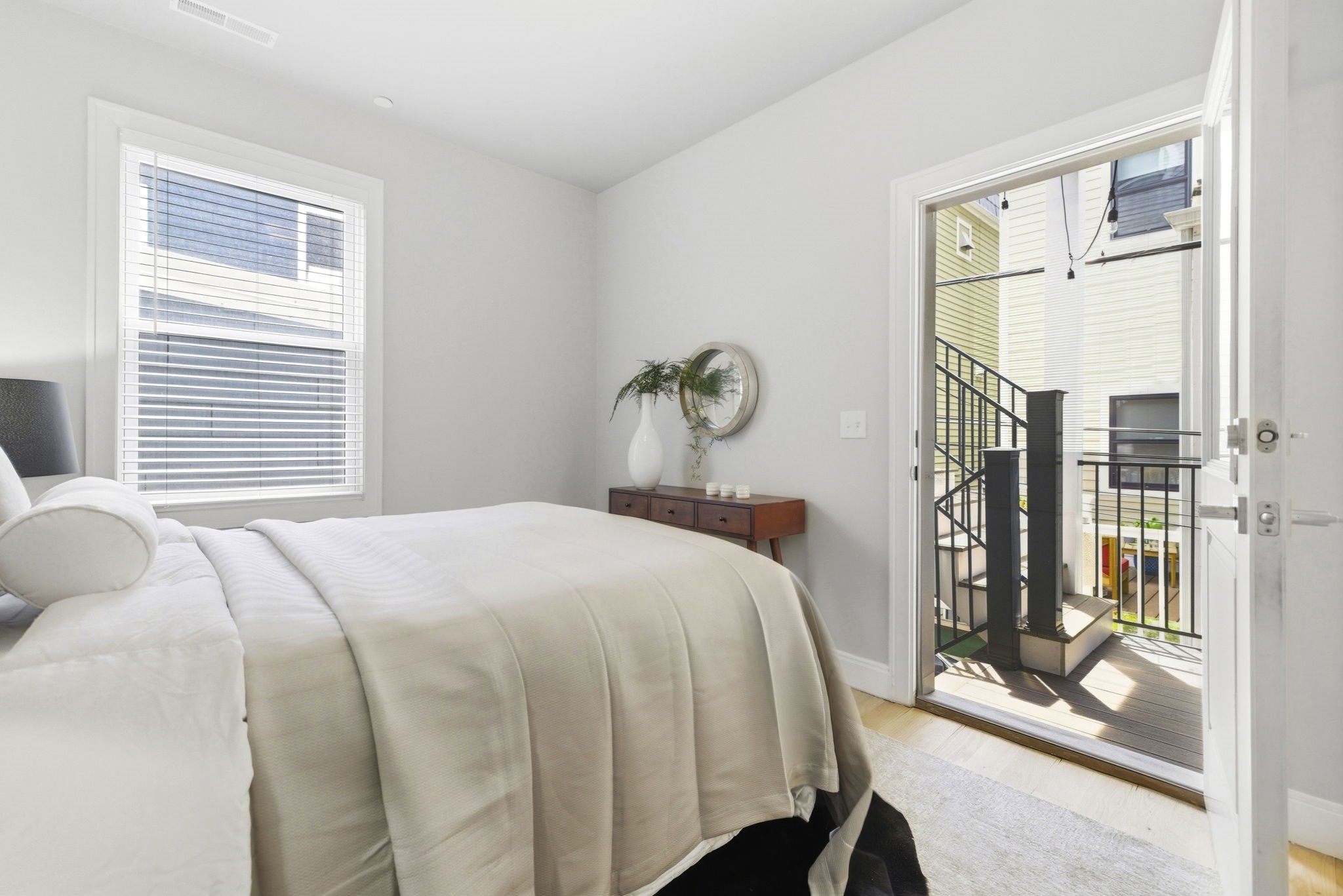 259 Gold St # 1 Property Photo 15