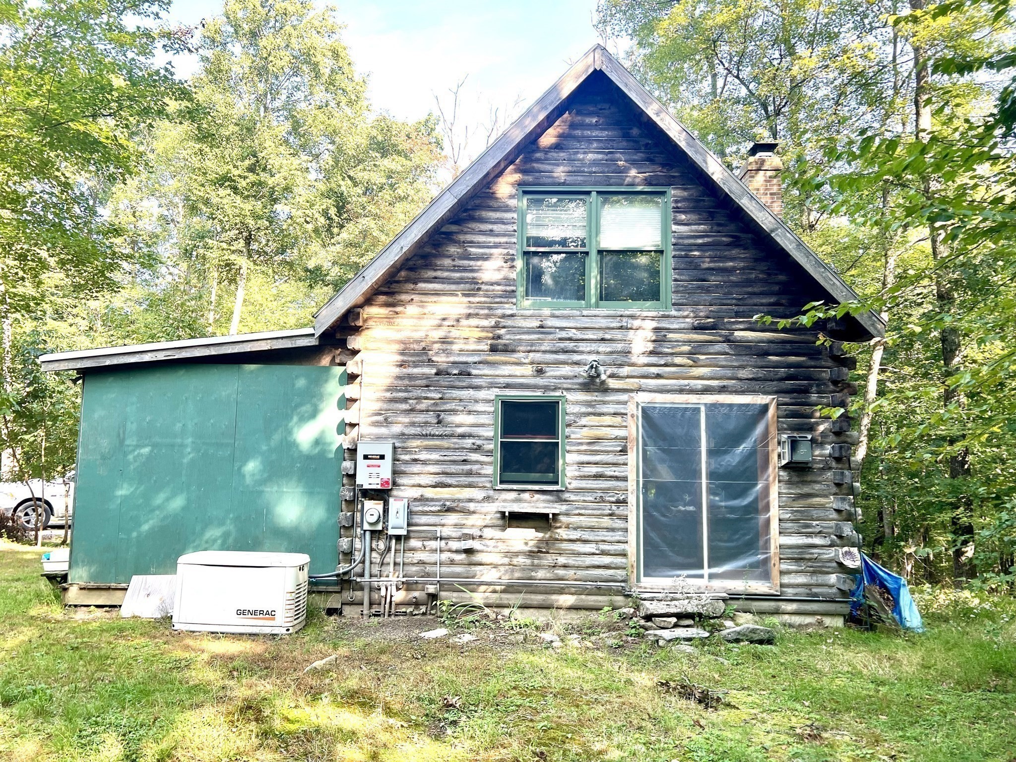 296 Yew St Property Photo 2