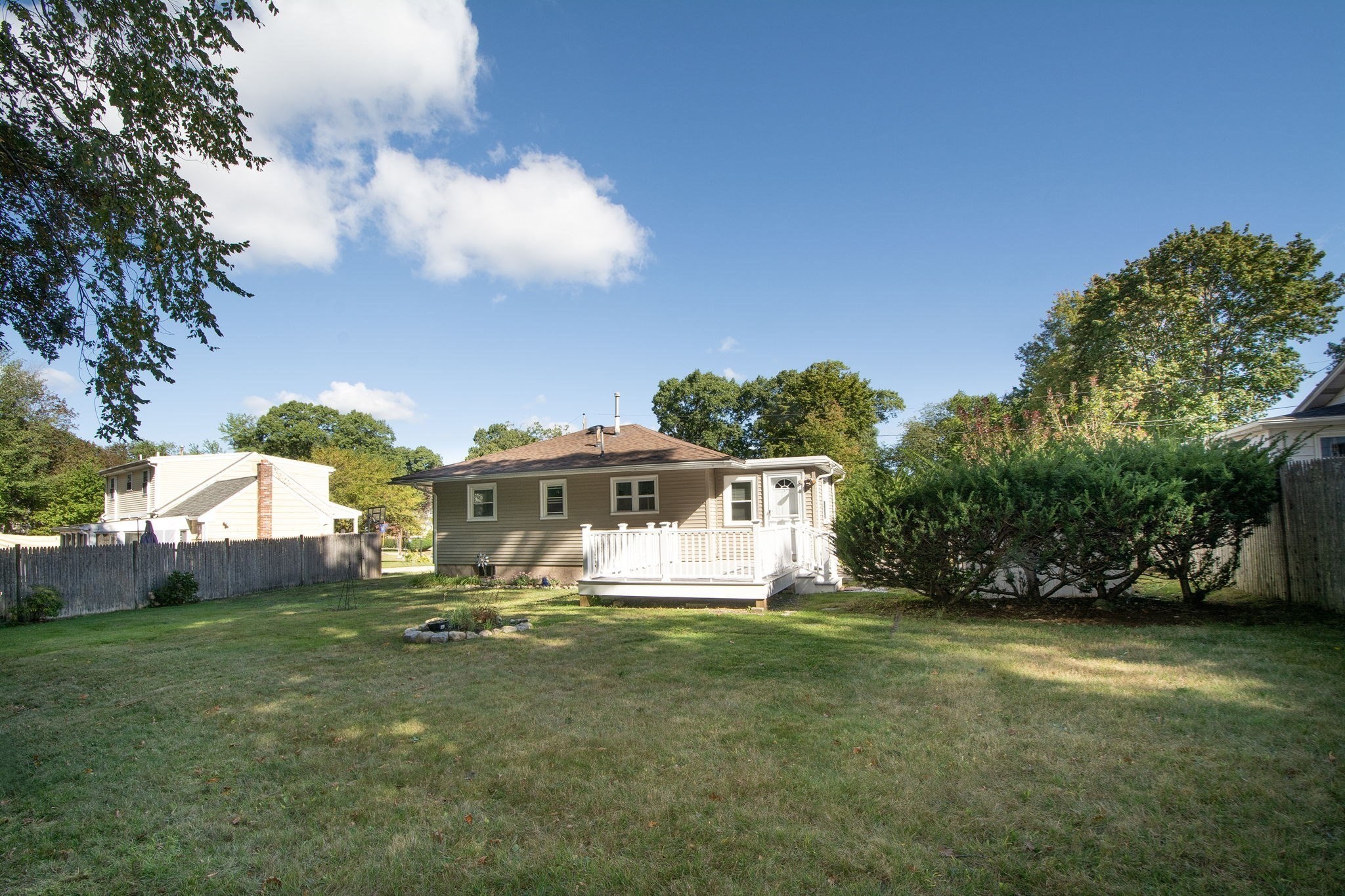 23 Courier St. Property Photo 25