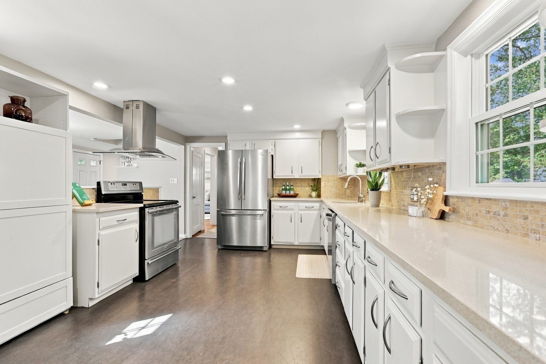 76 Curtis Street Property Photo 10
