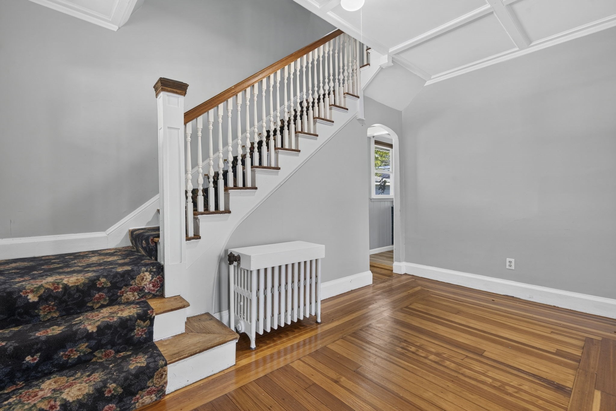121 Oakland St Property Photo 5