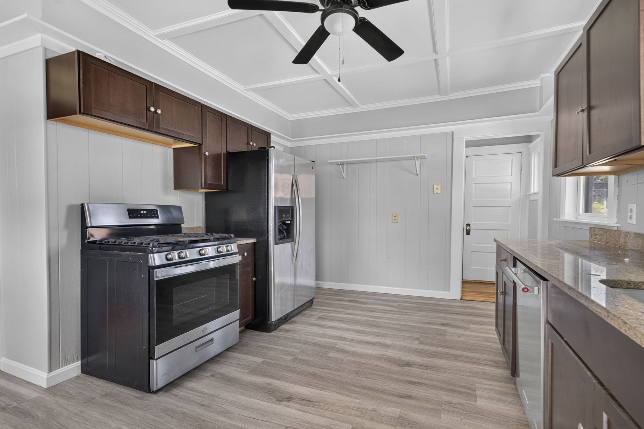 121 Oakland St Property Photo 14