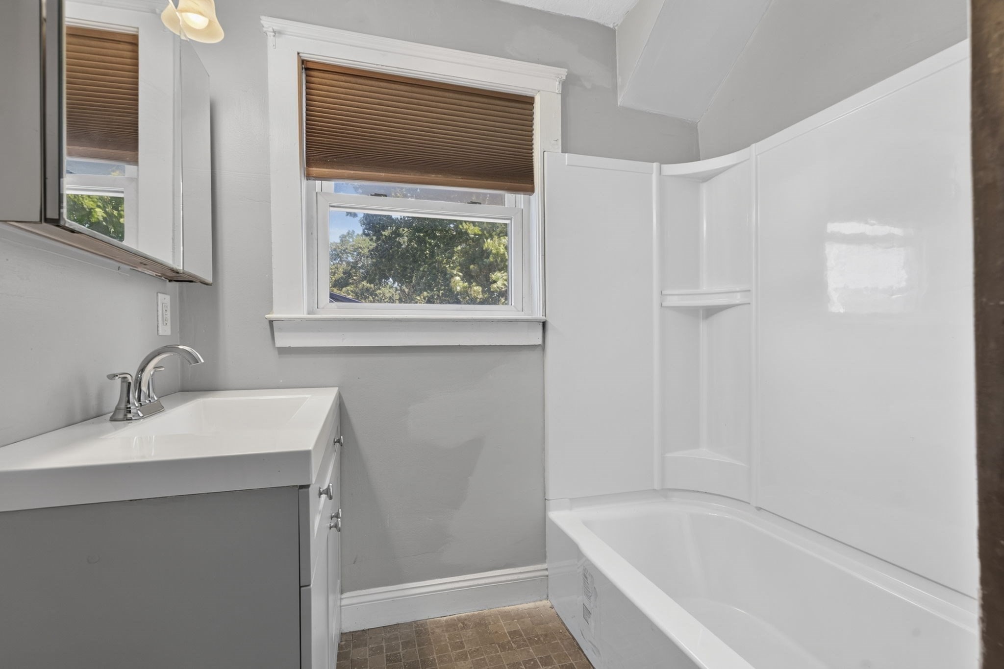 121 Oakland St Property Photo 19