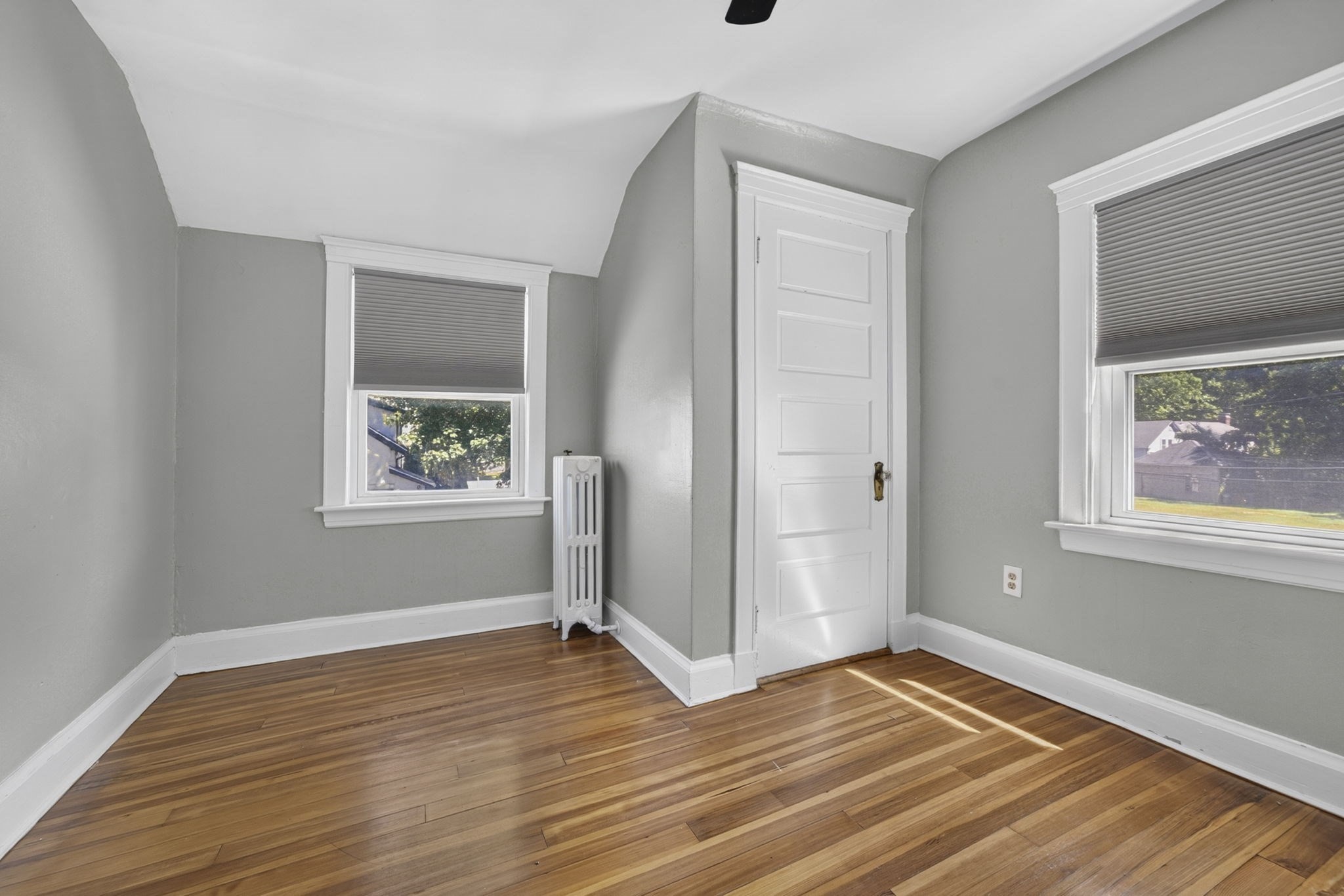 121 Oakland St Property Photo 23