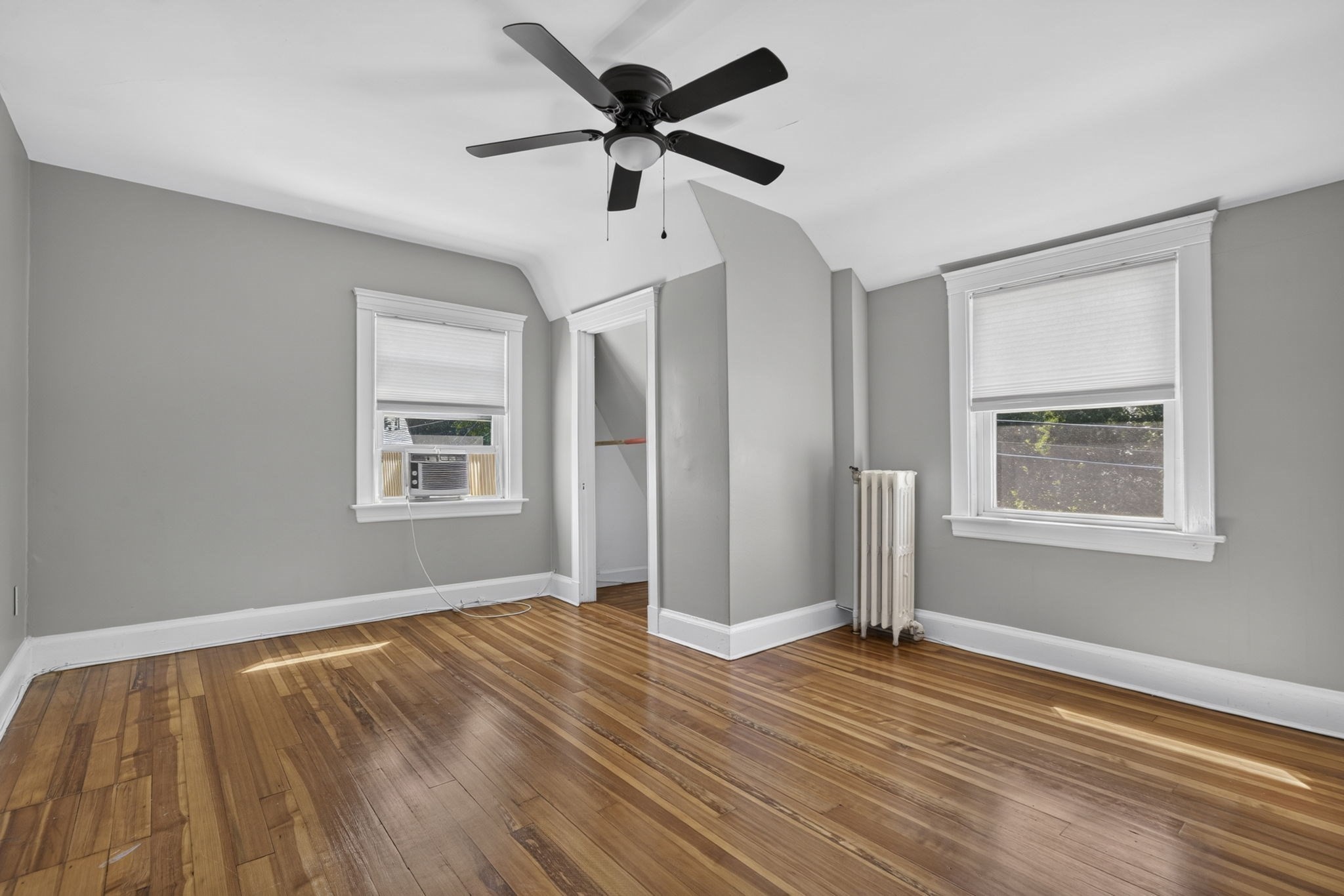 121 Oakland St Property Photo 25