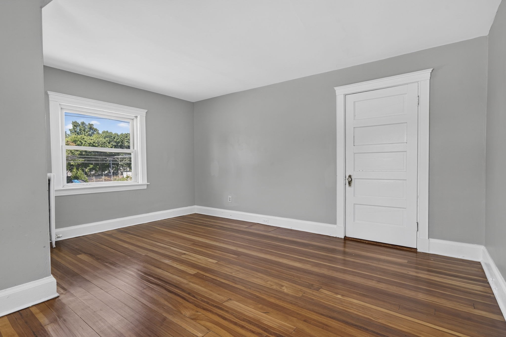 121 Oakland St Property Photo 26
