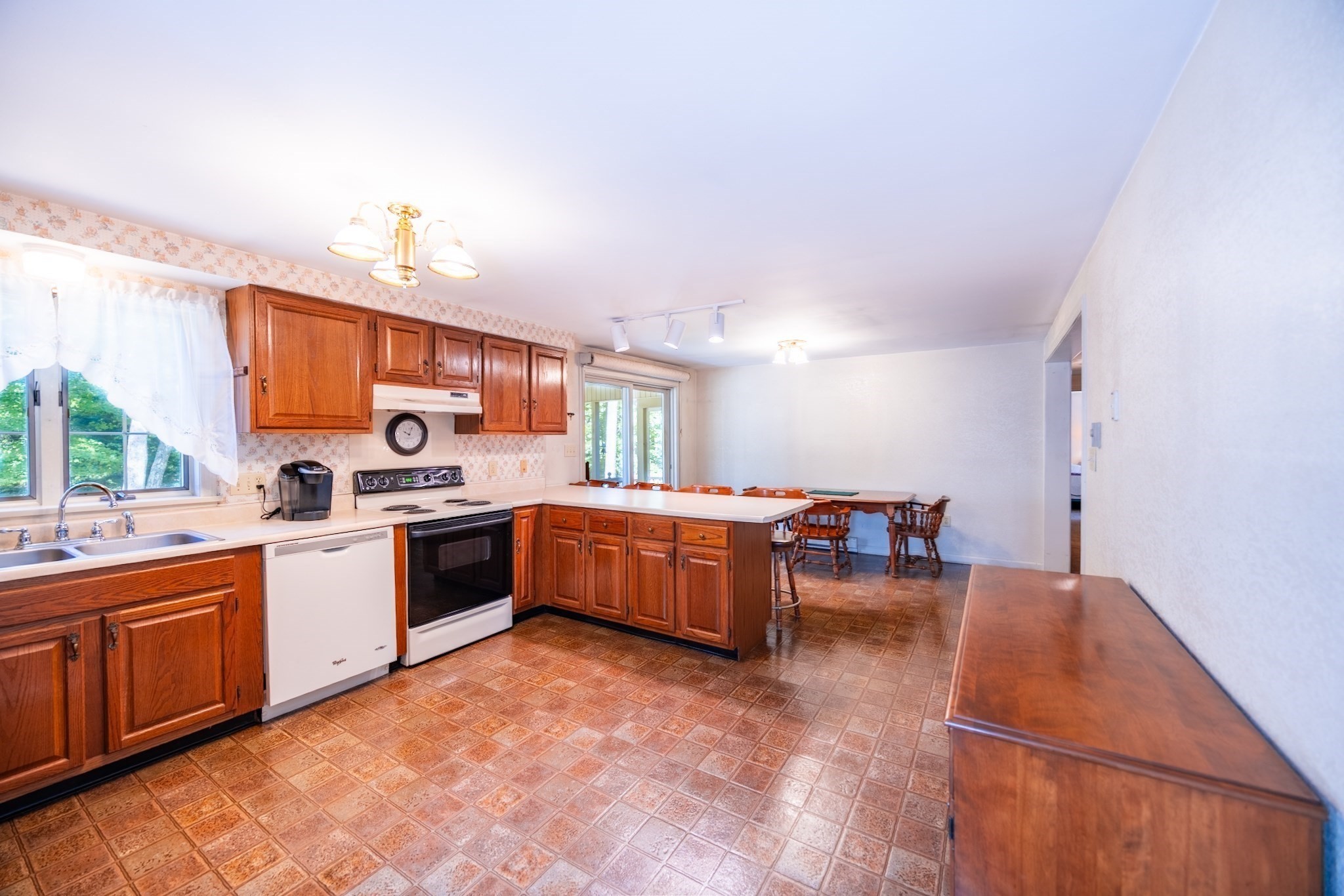 155 Long Hill Rd Property Photo 22