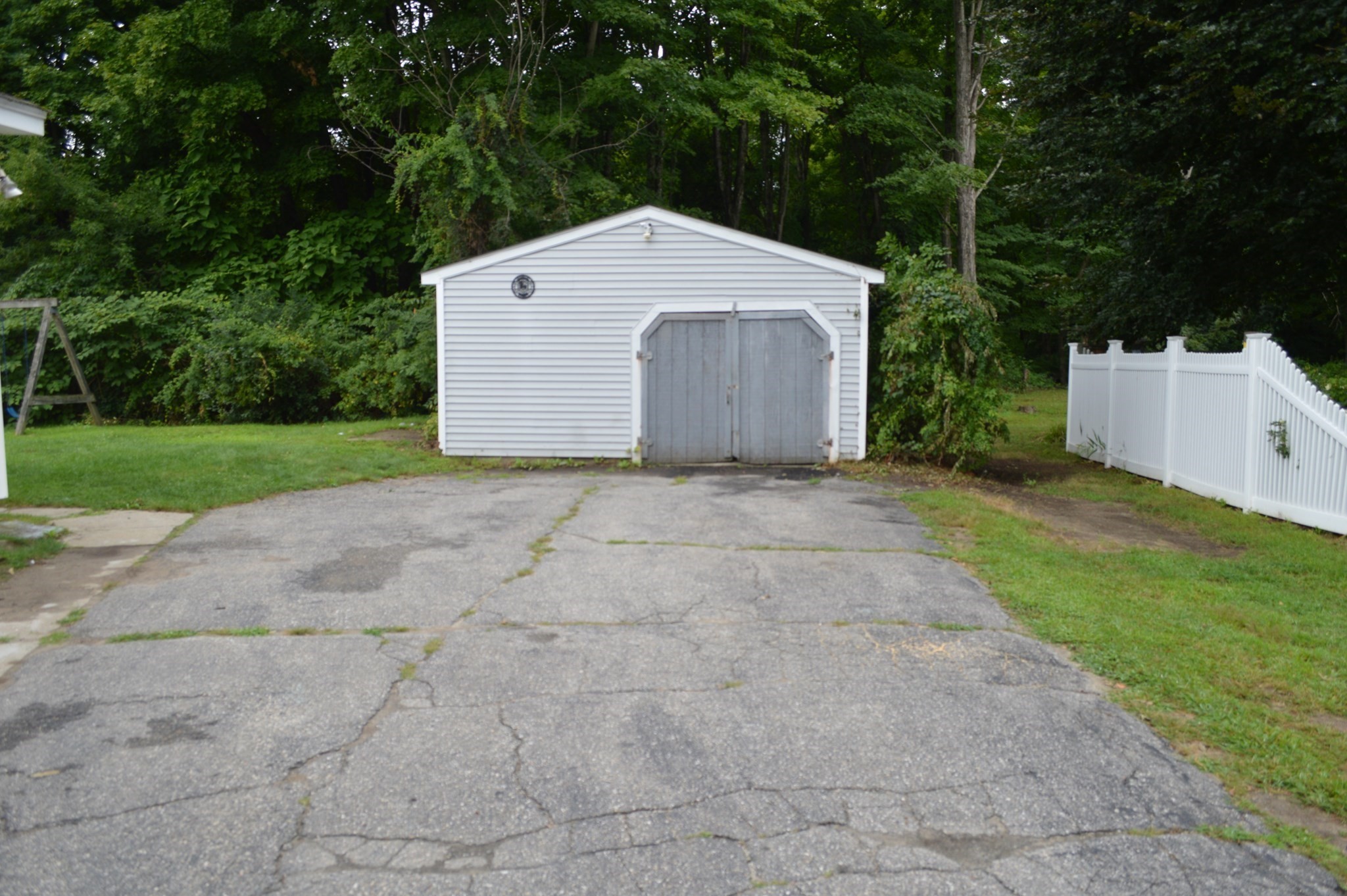 444 Putnam Hill Rd Property Photo 2
