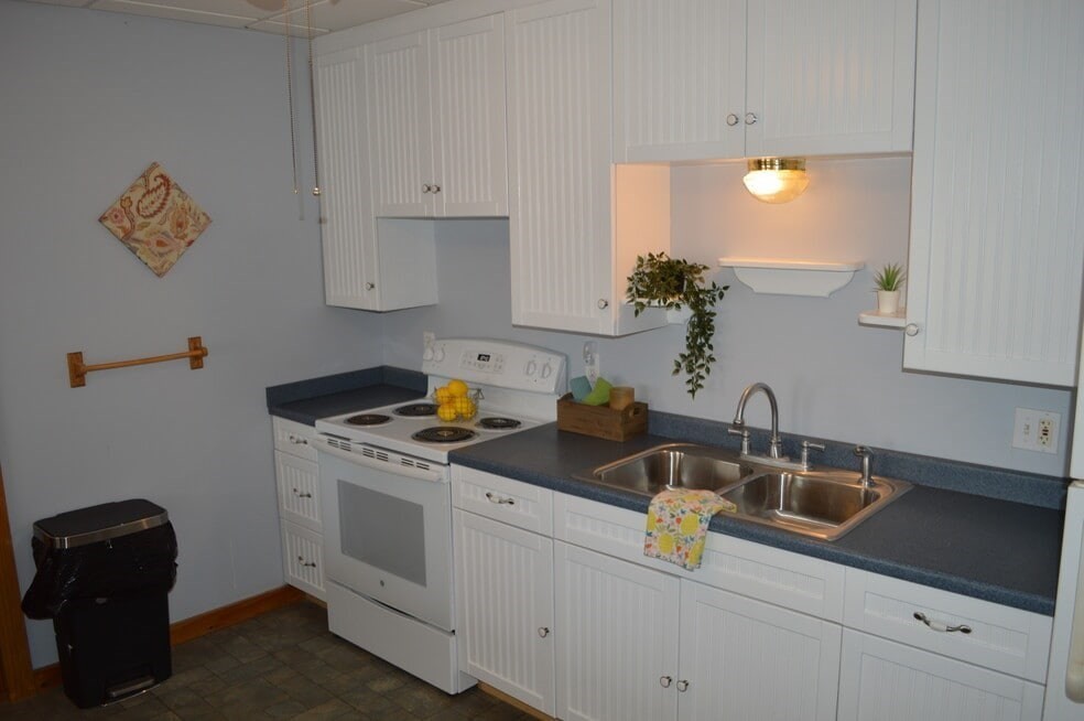 444 Putnam Hill Rd Property Photo 16