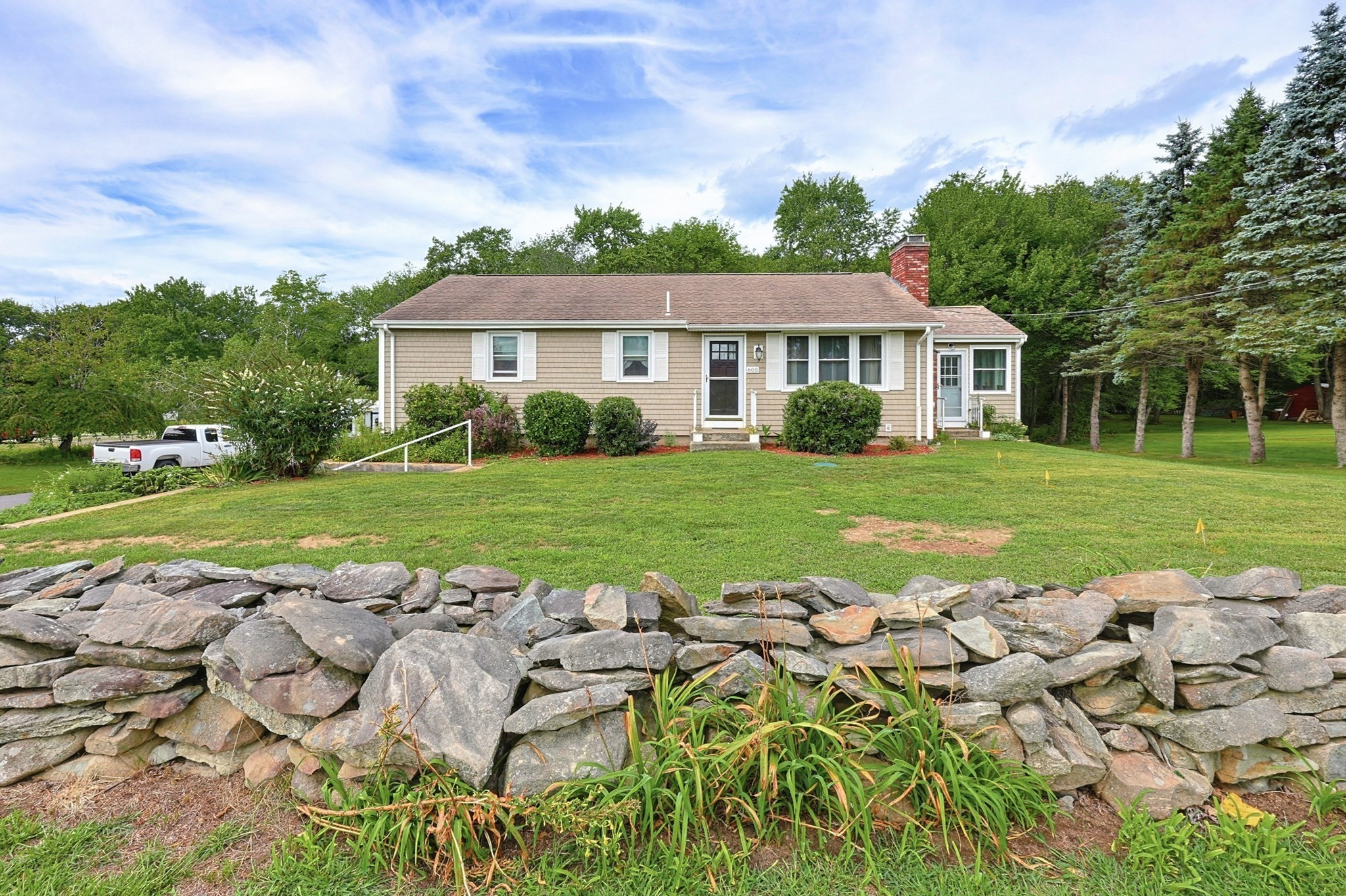 605 Wood Street Property Photo 1