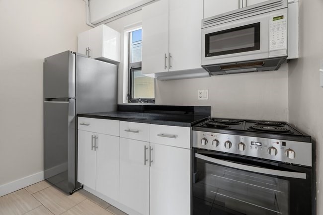 12 Stoneholm St # 616 Property Photo 4