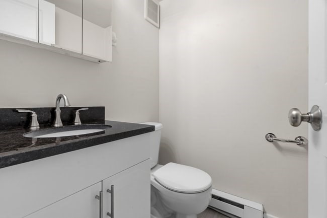 12 Stoneholm St # 616 Property Photo 5