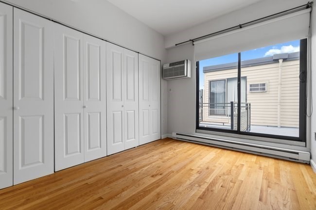 12 Stoneholm St # 616 Property Photo 6